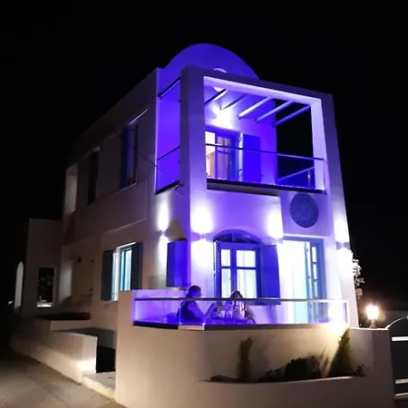 Located By The Sea One Beachfront Private Captain Lazaros Pool With Loft In 750sqm Spacious Private Plot-jacuzzi-sunrelax-furnished Terace-gazebo-private Parking,sleep 3 Adults And 2 Children, Just Steps From The Black Beach-seaview * Perissa (Santorini)