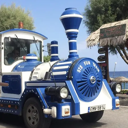 Located By The Sea One Beachfront Detach Private Captain Lazaros Pool With Loft In 750sqm Spacious Private Plot-jacuzzi-sunrelax-furnished Terace-gazebo-private Parking,sleep 3 Adults And 2 Children, Just Steps From The Black Beach-seaview Villa Perissa (Santorini)