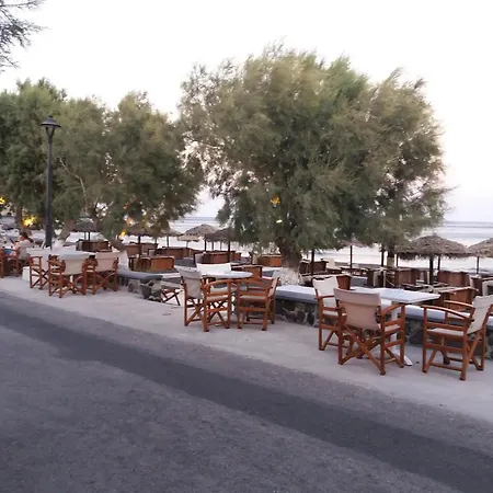 Located By The Sea One Beachfront Detach Private Captain Lazaros Pool With Loft In 750sqm Spacious Private Plot-jacuzzi-sunrelax-furnished Terace-gazebo-private Parking,sleep 3 Adults And 2 Children, Just Steps From The Black Beach-seaview فيلة