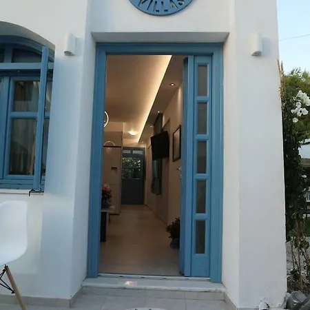 Villa Located By The Sea One Beachfront Private Captain Lazaros Pool With Loft In 750sqm Spacious Private Plot-jacuzzi-sunrelax-furnished Terace-gazebo-private Parking,sleep 3 Adults And 2 Children, Just Steps From The Black Beach-seaview *
