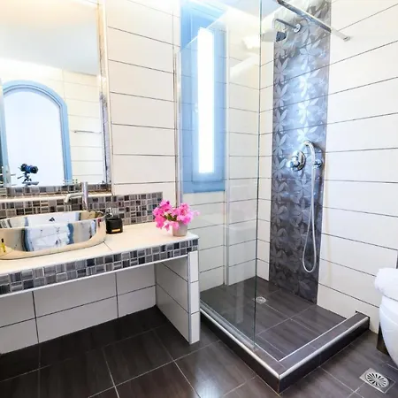 Located By The Sea One Beachfront Private Captain Lazaros Pool With Loft In 750sqm Spacious Private Plot-jacuzzi-sunrelax-furnished Terace-gazebo-private Parking,sleep 3 Adults And 2 Children, Just Steps From The Black Beach-seaview Villa