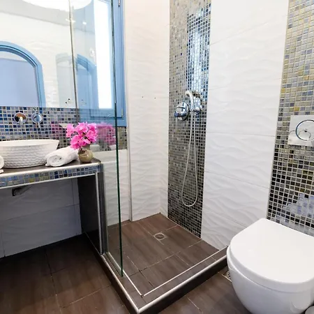 Located By The Sea One Beachfront Private Captain Lazaros Pool With Loft In 750sqm Spacious Private Plot-jacuzzi-sunrelax-furnished Terace-gazebo-private Parking,sleep 3 Adults And 2 Children, Just Steps From The Black Beach-seaview *
