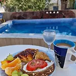 Villa Captain Lazaros Villa: Black With Pool And Sea View *