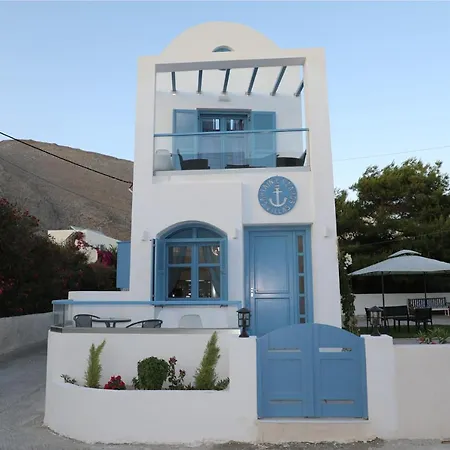 Located By The Sea One Beachfront Detach Private Captain Lazaros Pool With Loft In 750sqm Spacious Private Plot-jacuzzi-sunrelax-furnished Terace-gazebo-private Parking,sleep 3 Adults And 2 Children, Just Steps From The Black Beach-seaview Perissa (Santorini)