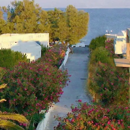 Located By The Sea One Beachfront Private Captain Lazaros Pool With Loft In 750sqm Spacious Private Plot-jacuzzi-sunrelax-furnished Terace-gazebo-private Parking,sleep 3 Adults And 2 Children, Just Steps From The Black Beach-seaview *