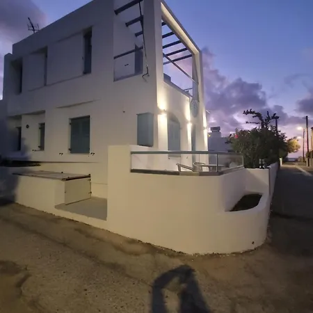 Located By The Sea One Beachfront Detach Private Captain Lazaros Pool With Loft In 750sqm Spacious Private Plot-jacuzzi-sunrelax-furnished Terace-gazebo-private Parking,sleep 3 Adults And 2 Children, Just Steps From The Black Beach-seaview * Perissa (Santorini)